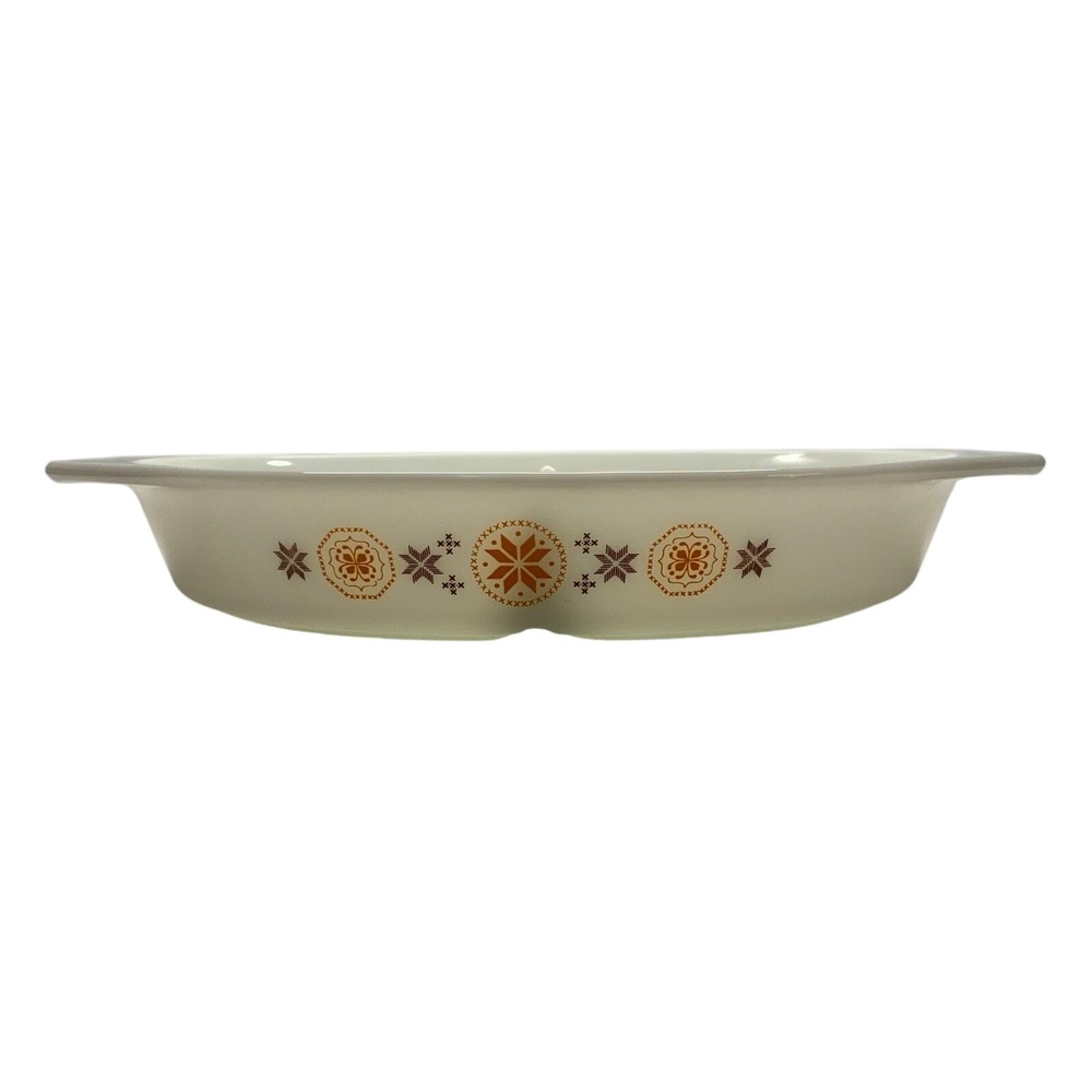 Pyrex 1.5 quart divided dish Town & Country